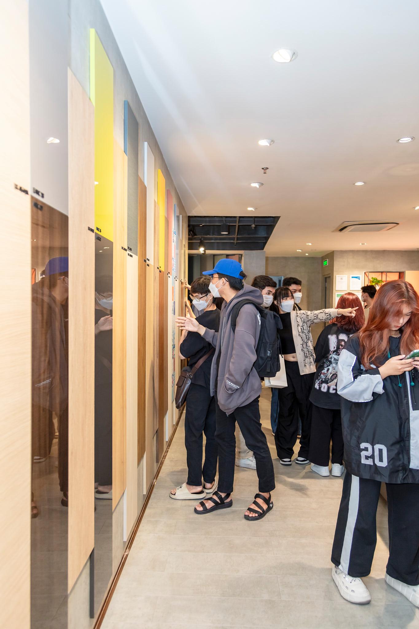 0.-Gn-70-sinh- vin-ngnh-ni-th t-H-HUTECH-An- Cng.jpg