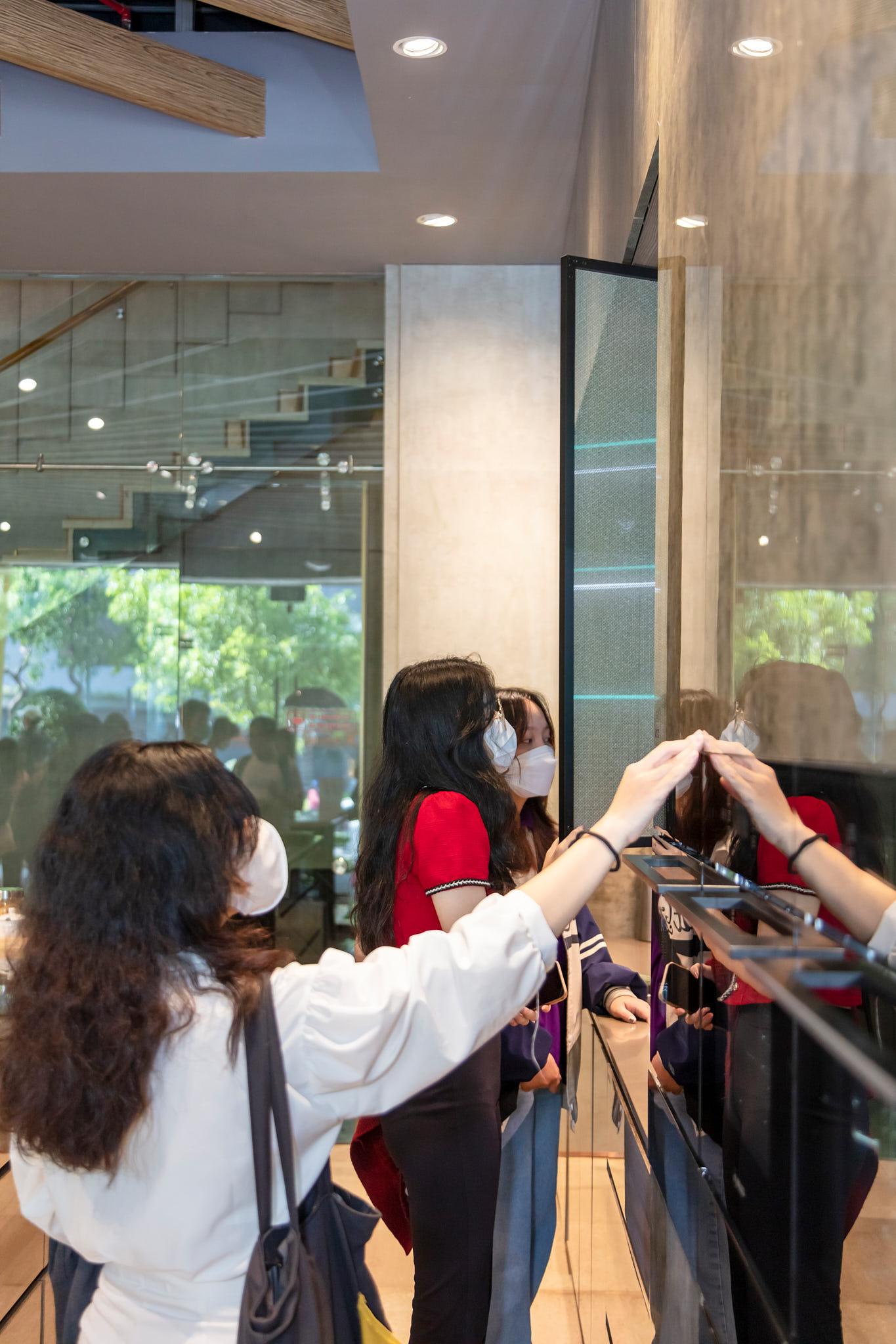 0.-Gn-70-sinh- vin-ngnh-ni-th t-H-HUTECH-An- Cng.jpg