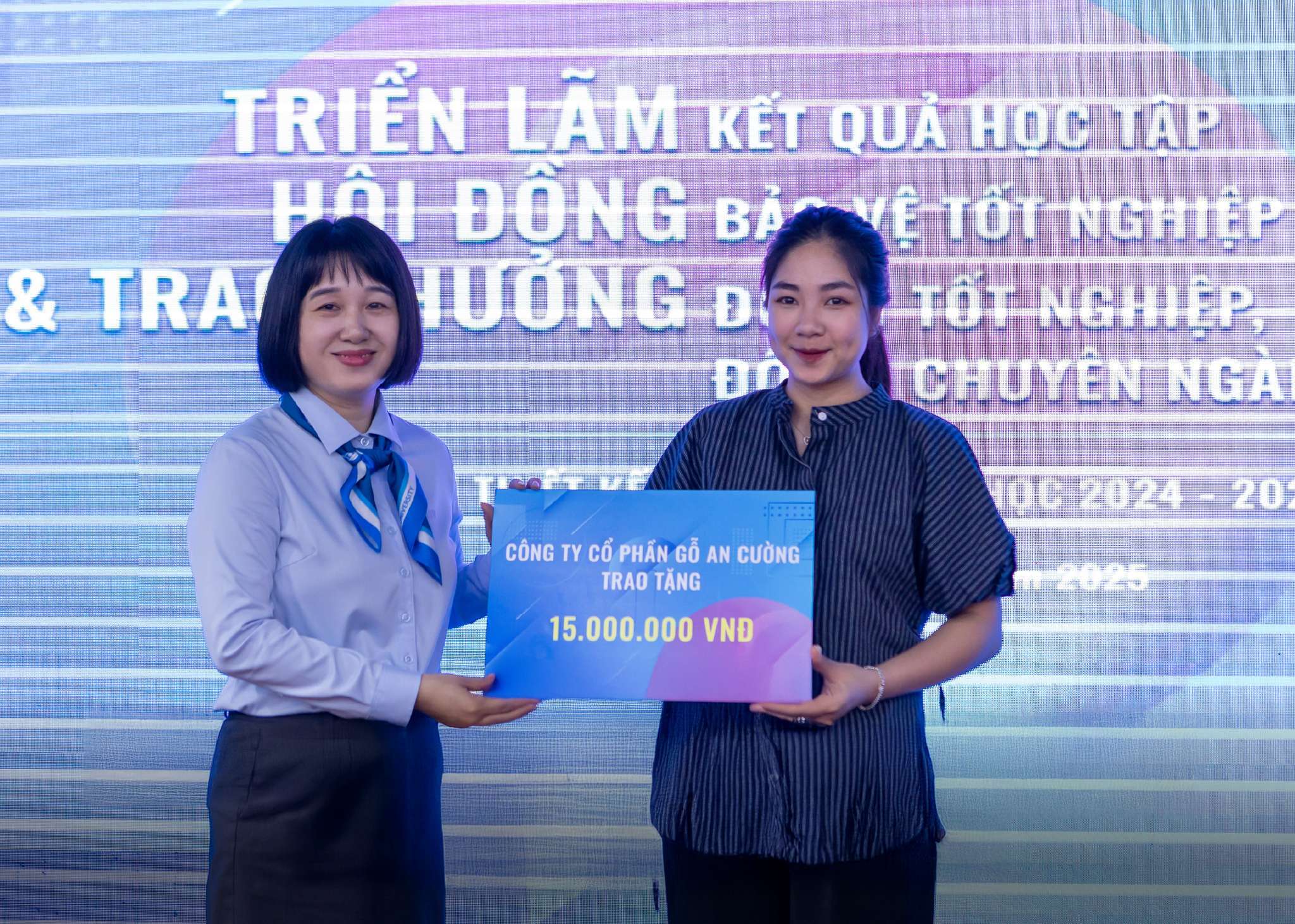 AN CUONG ACCOMPANIES HANOI OPEN UNIVERSITY
