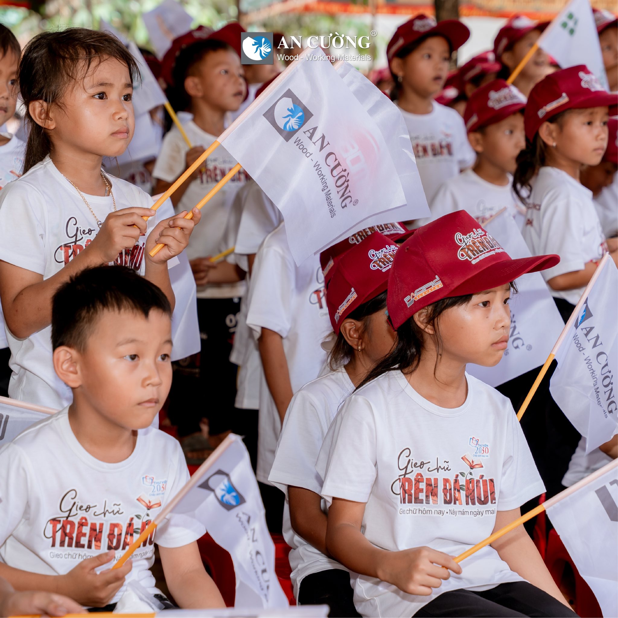 le-trao-tang-thu-vien-2030-ancuong-03