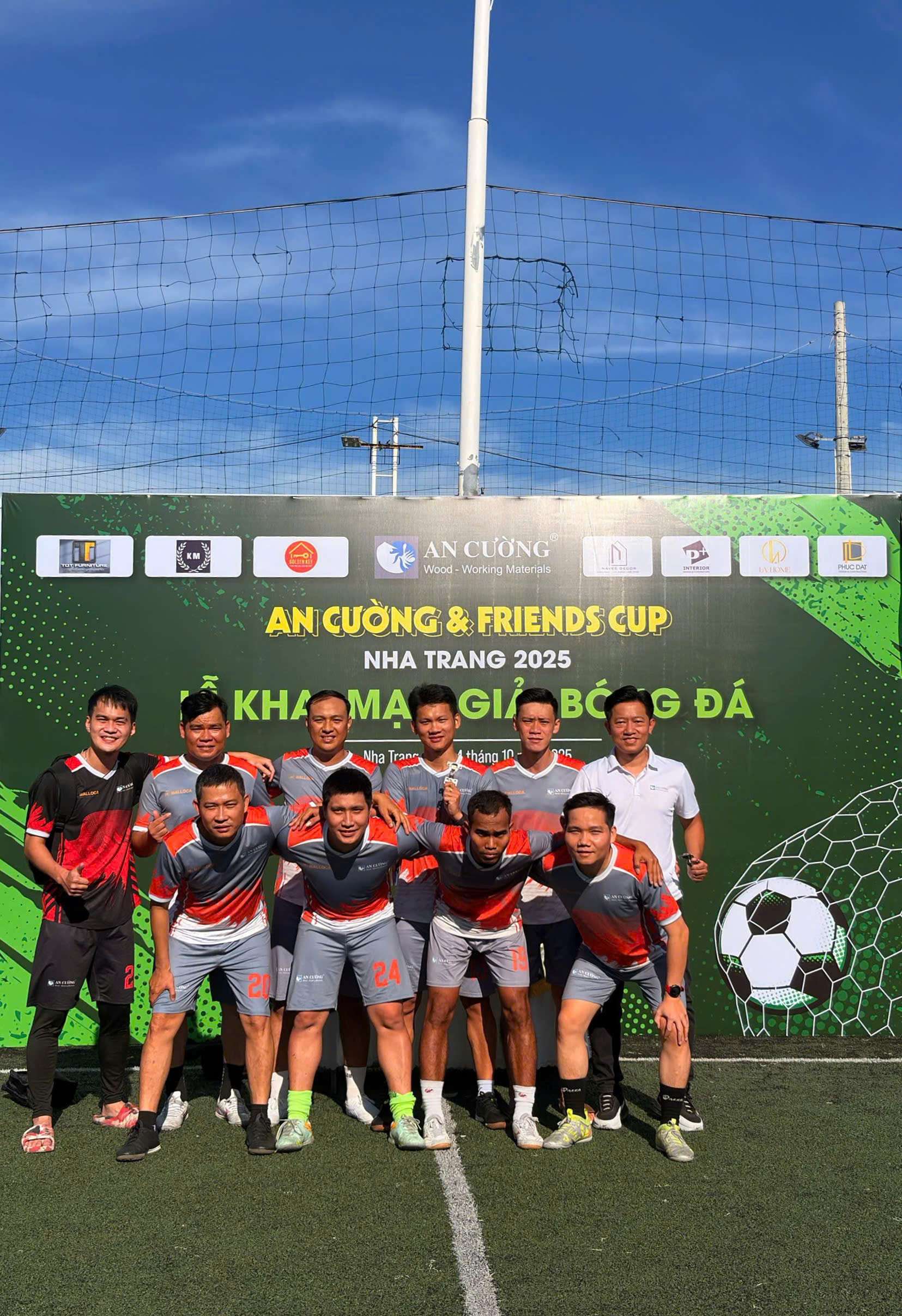 hinh-bong-da-nha-trang-ancuong-01.jpg