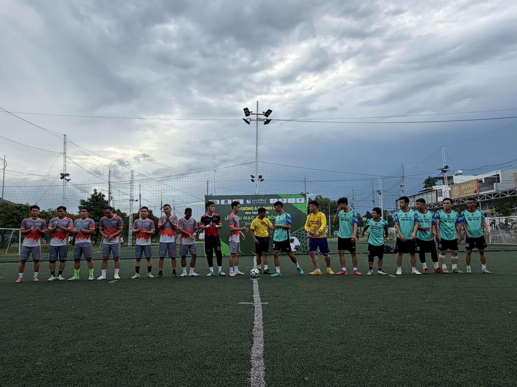 hinh-bong-da-nha-trang-ancuong-07.jpg