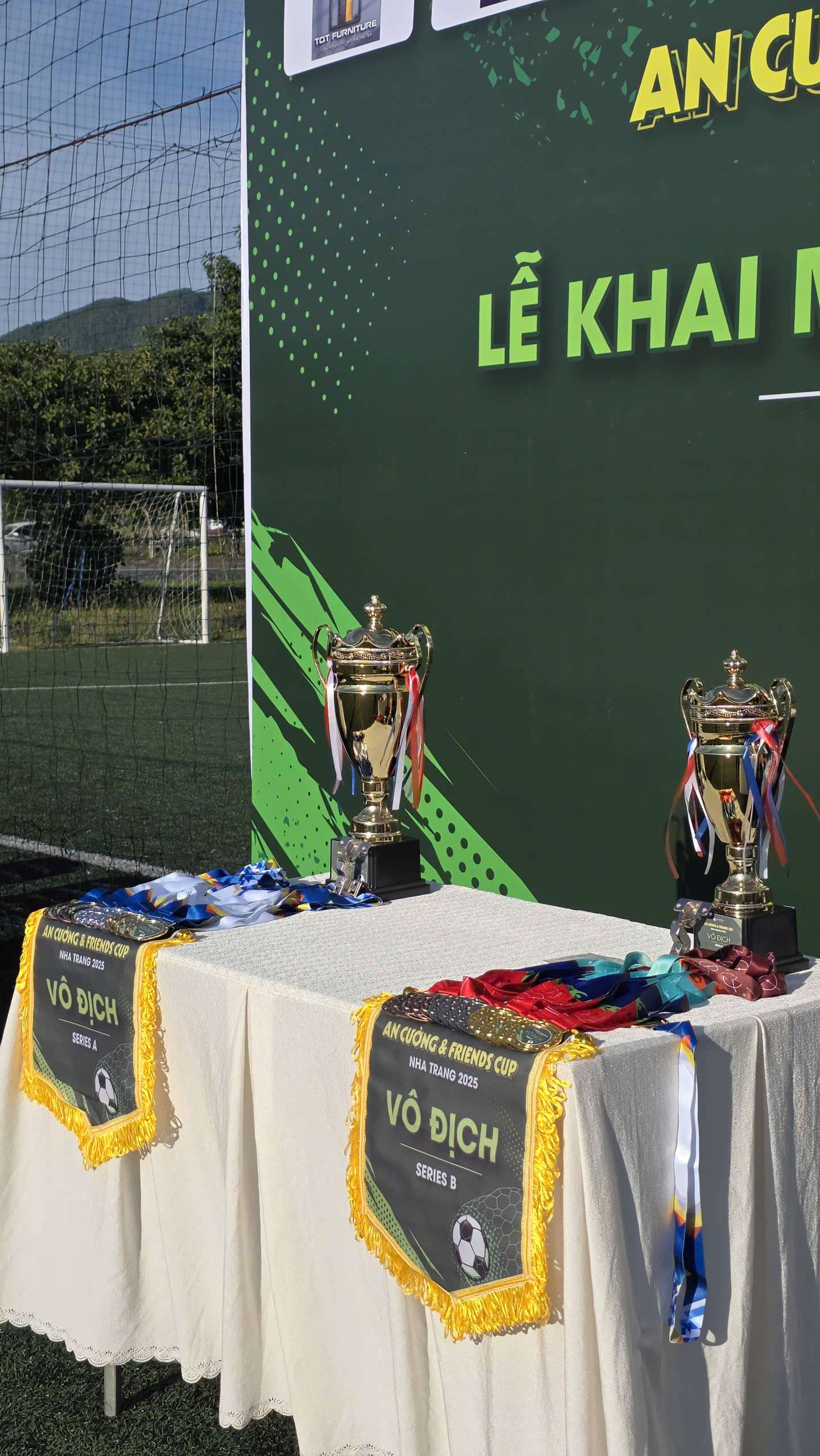 hinh-bong-da-nha-trang-ancuong-11.jpg