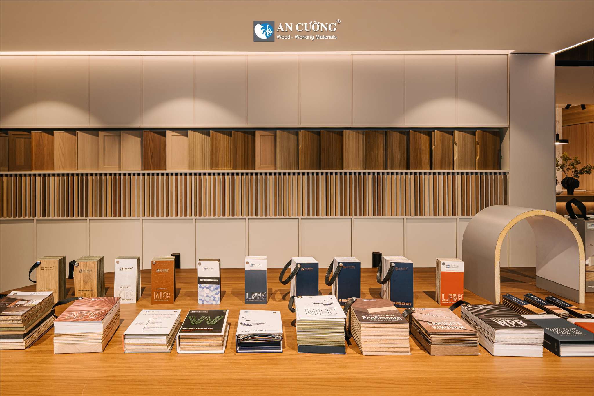 oakwood-5in1-solution-showroom-mien-bac-ancuong-05.jpg