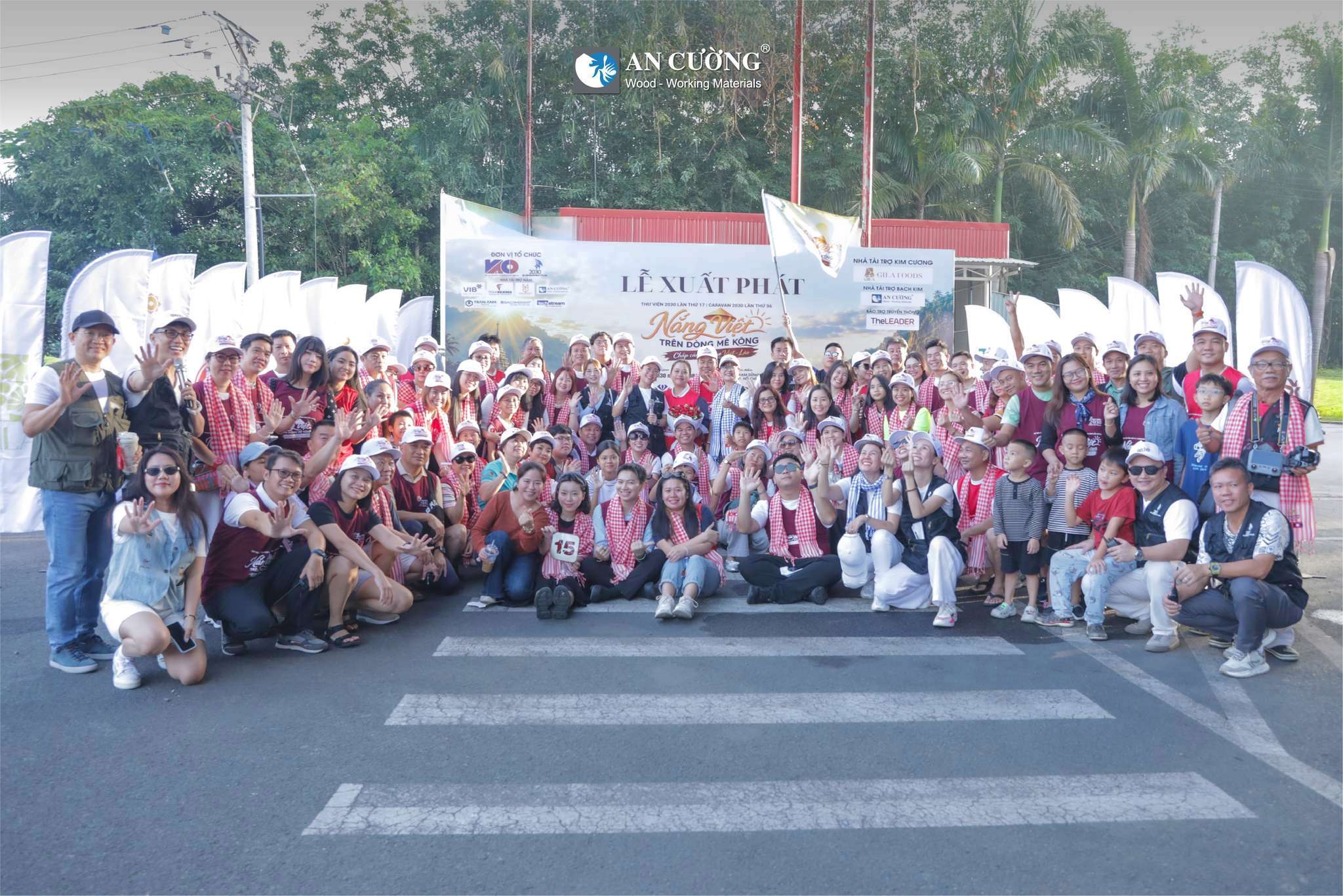 caravan-lao-ancuong-01.jpg