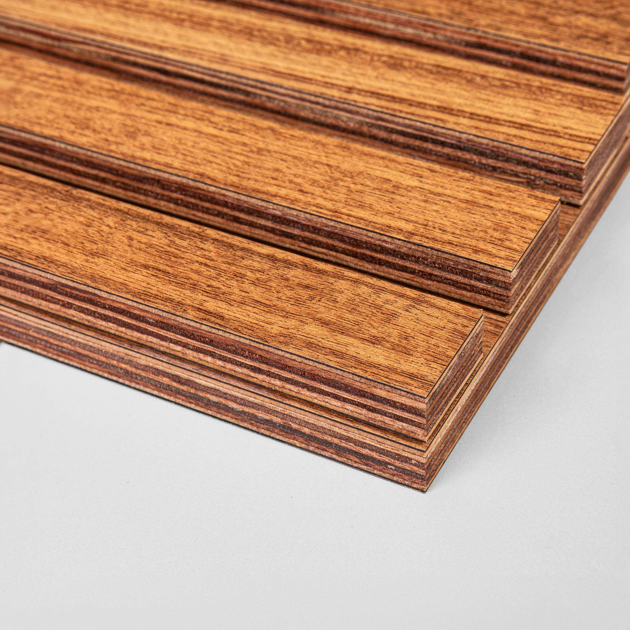 Ván Plywood Phủ Tấm Trang Trí Ngoài Trời