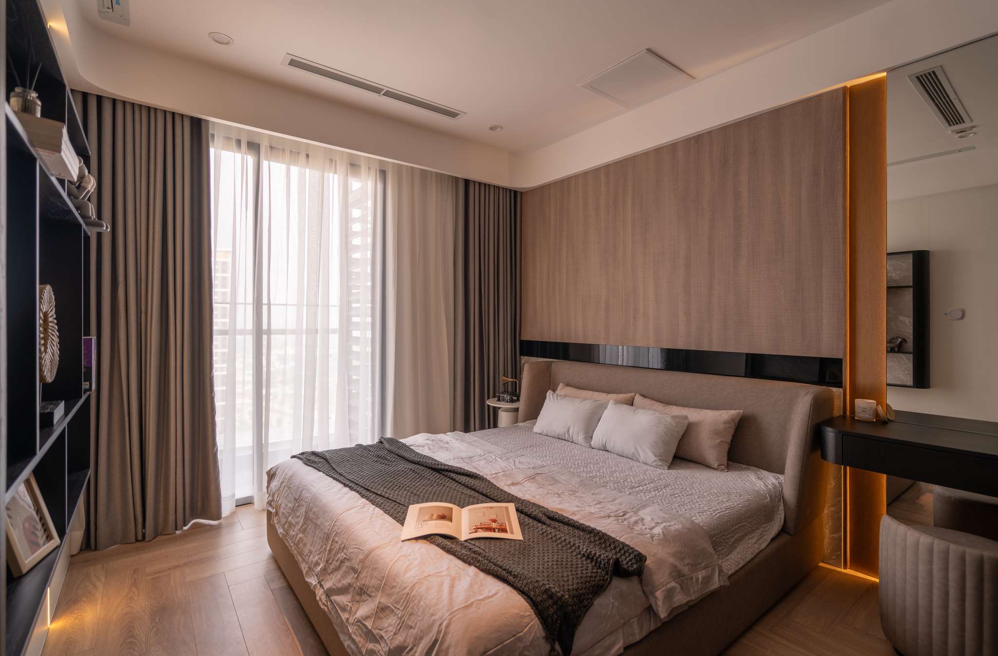 THE BEVERLY VINHOMES