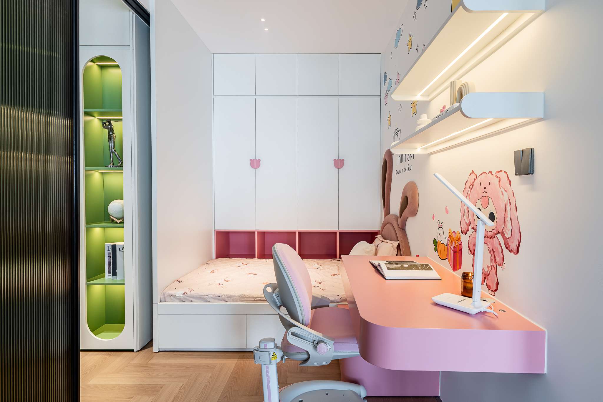 HAN JARDIN - NGOẠI GIAO ĐOÀN