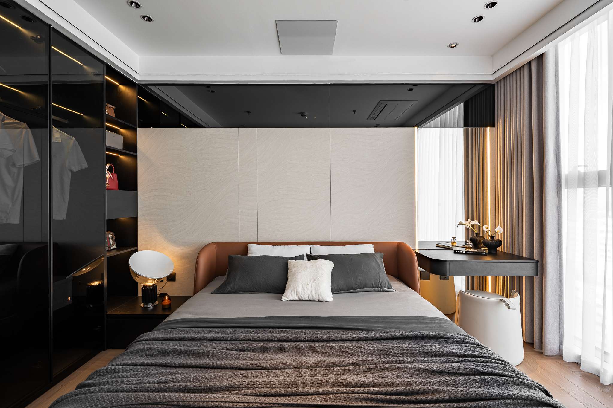 HAN JARDIN - NGOẠI GIAO ĐOÀN