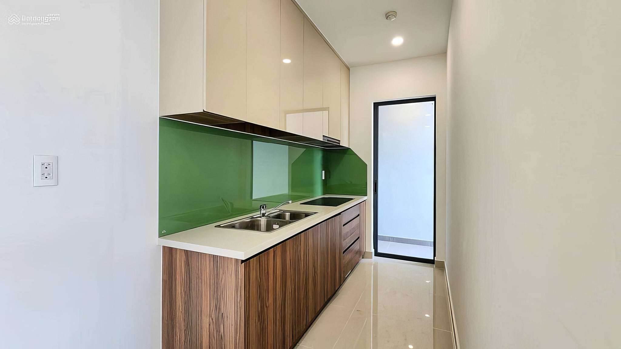 SAIGON RIVERSIDE COMPLEX