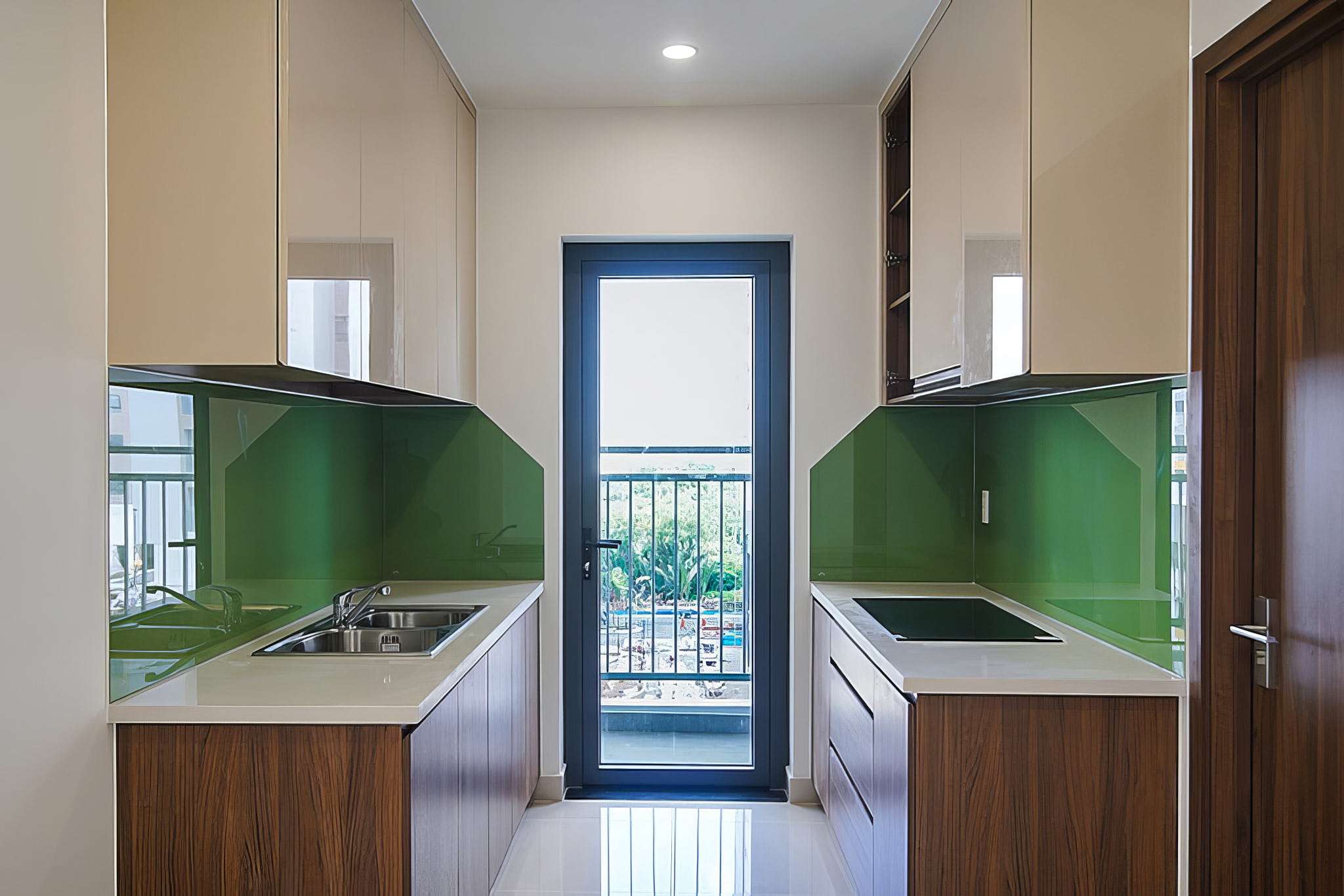 SAIGON RIVERSIDE COMPLEX