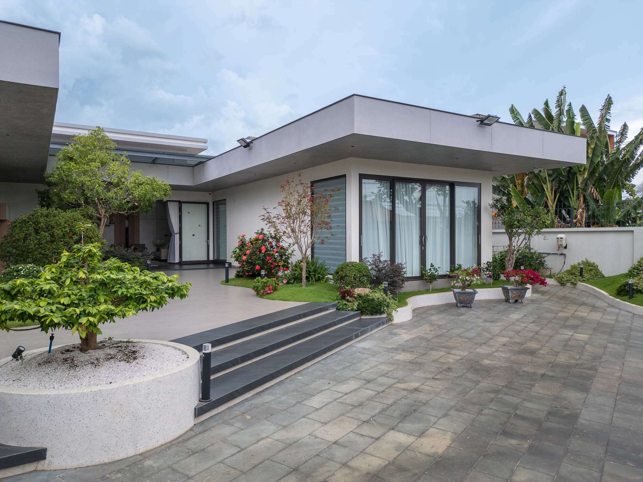 BIỆT THỰ CHÂU ĐỨC