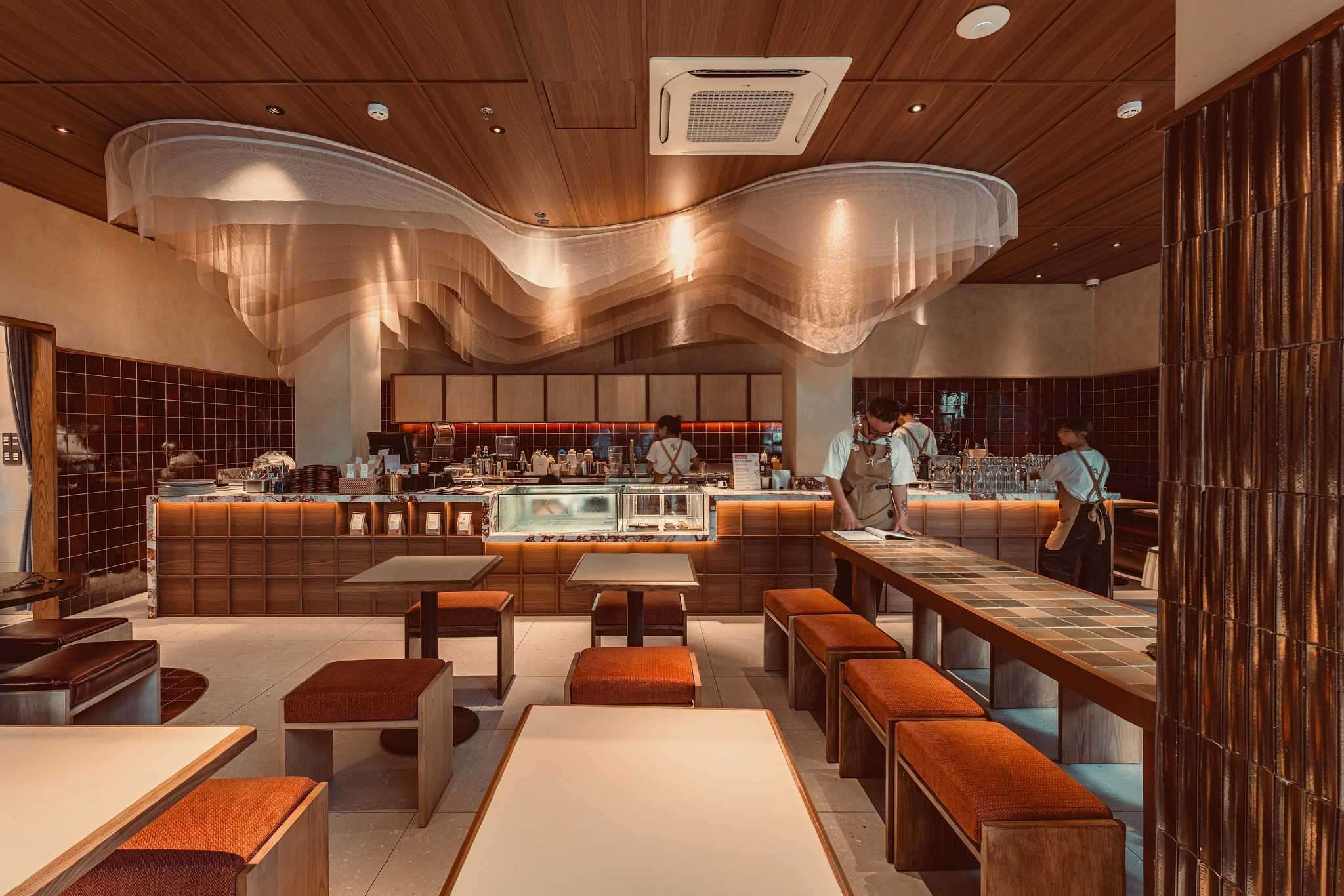 AMPERSAND - THE RUNNING BEAN