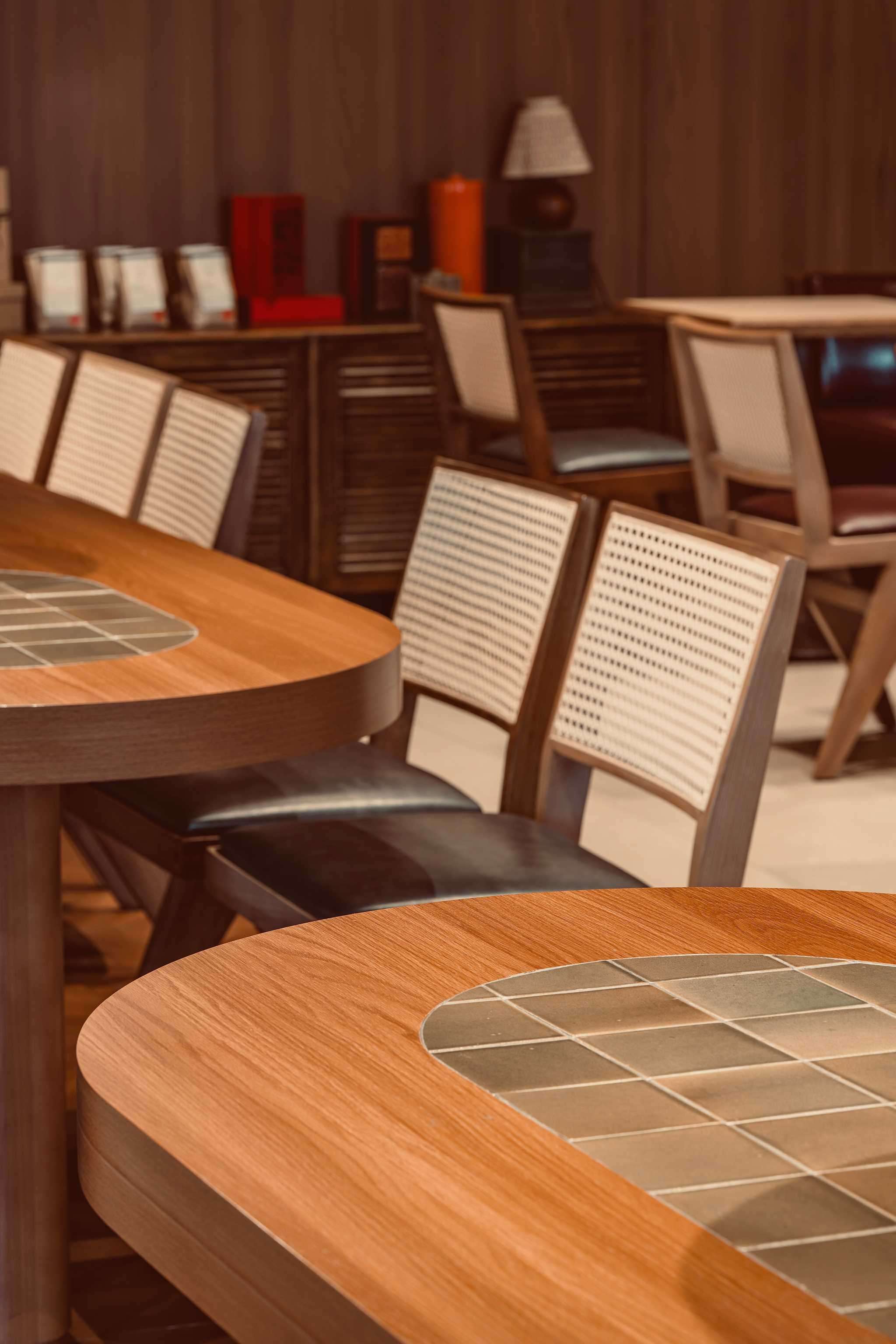 AMPERSAND - THE RUNNING BEAN