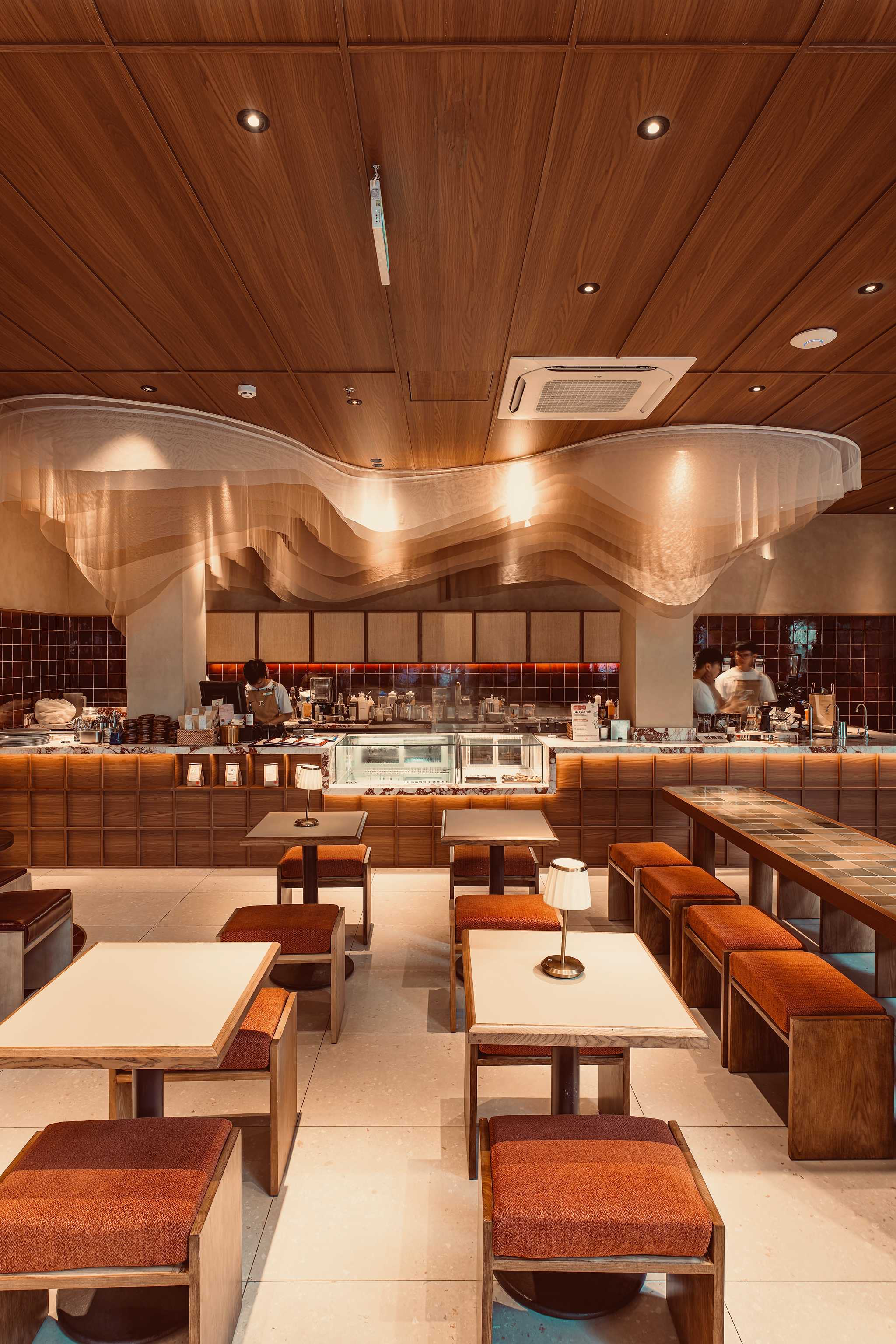 AMPERSAND - THE RUNNING BEAN