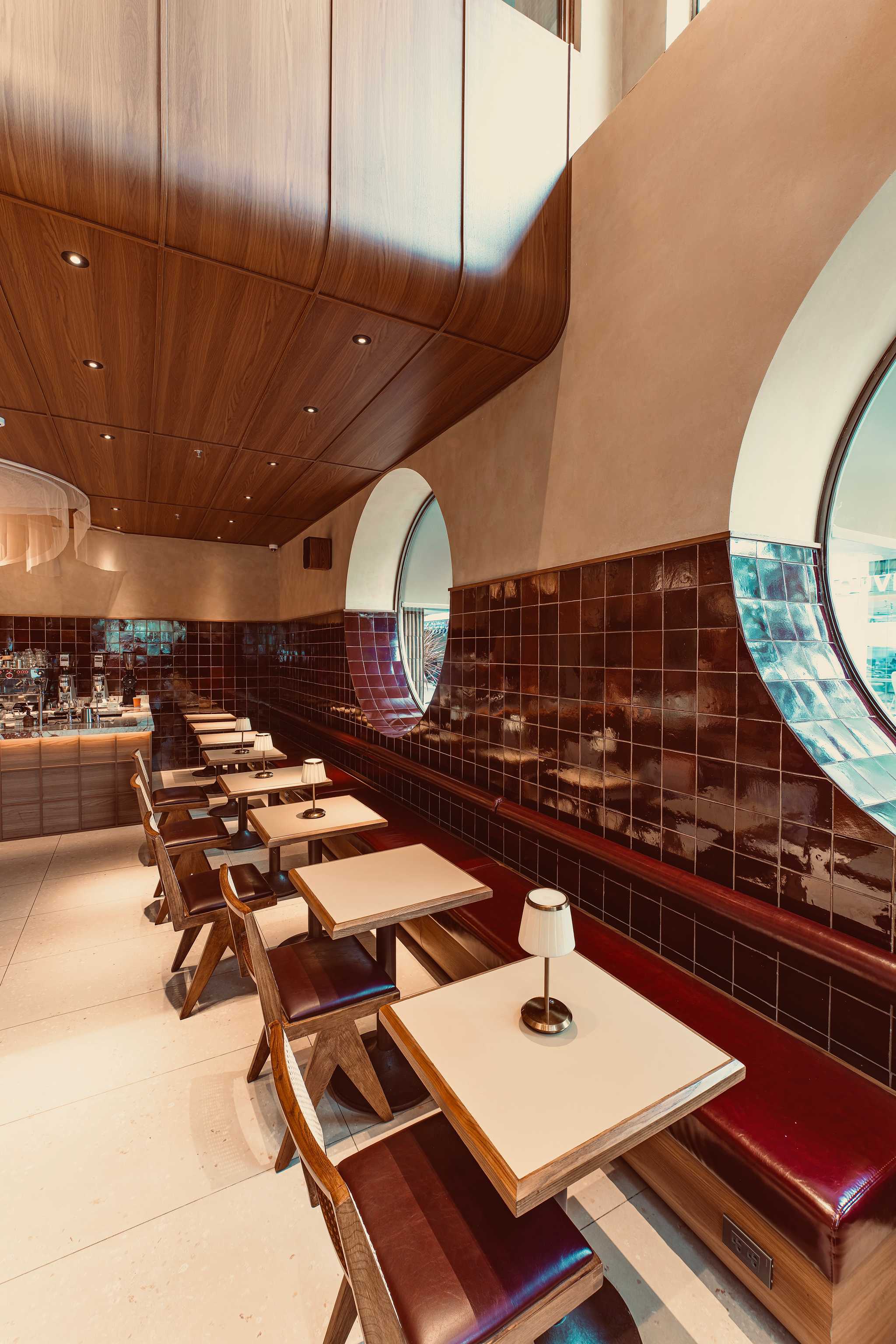 AMPERSAND - THE RUNNING BEAN