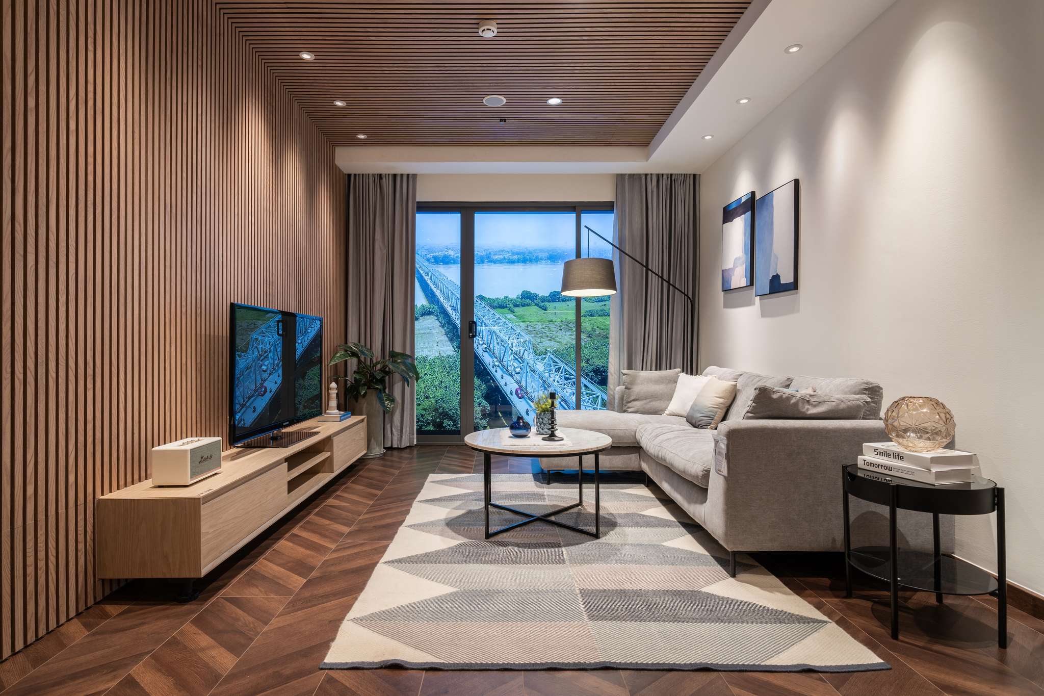 ONE-STOP SHOPPING CENTER HA NOI 100M2