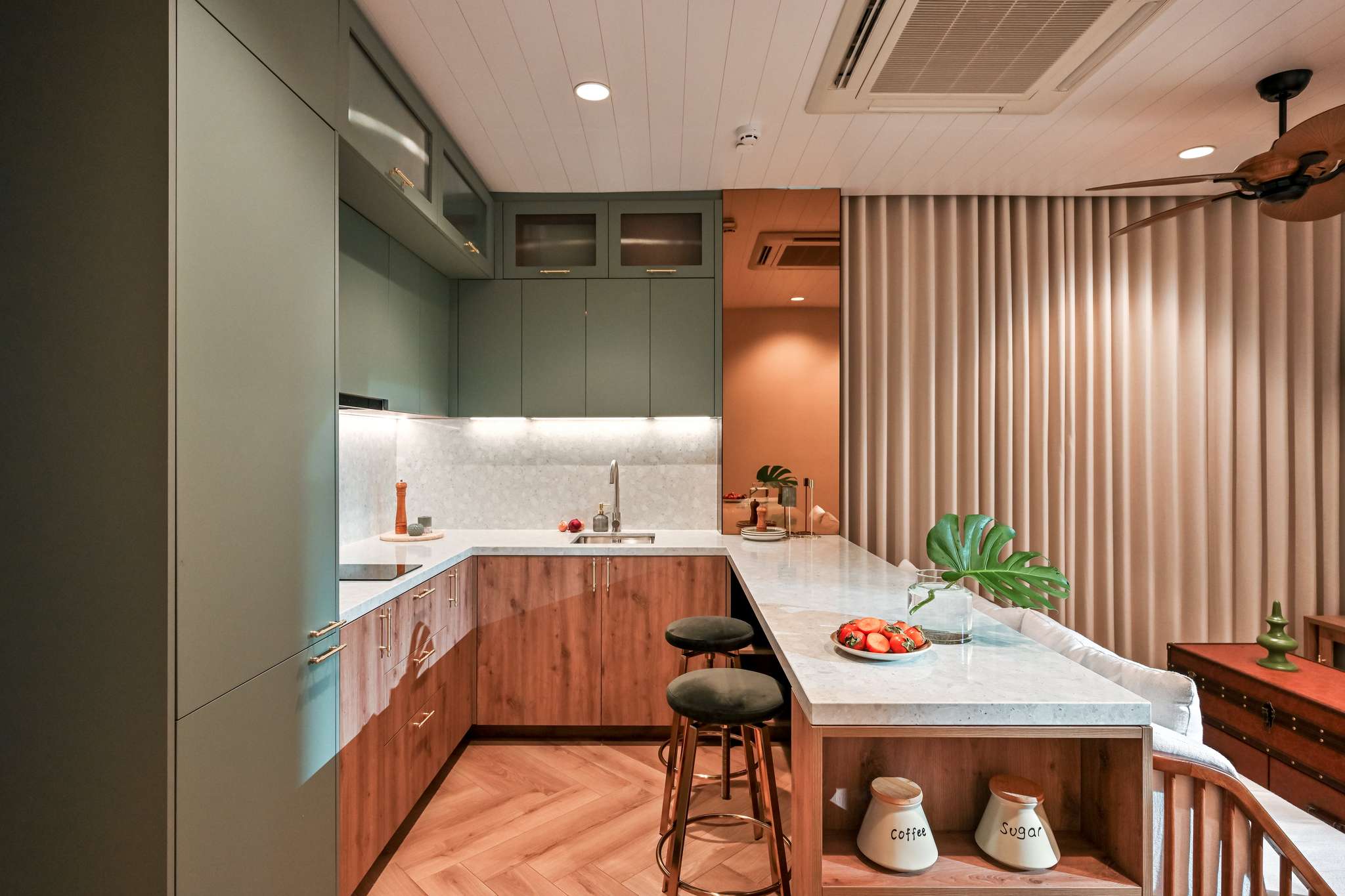 ONE-STOP SHOPPING CENTER HCM 38M2