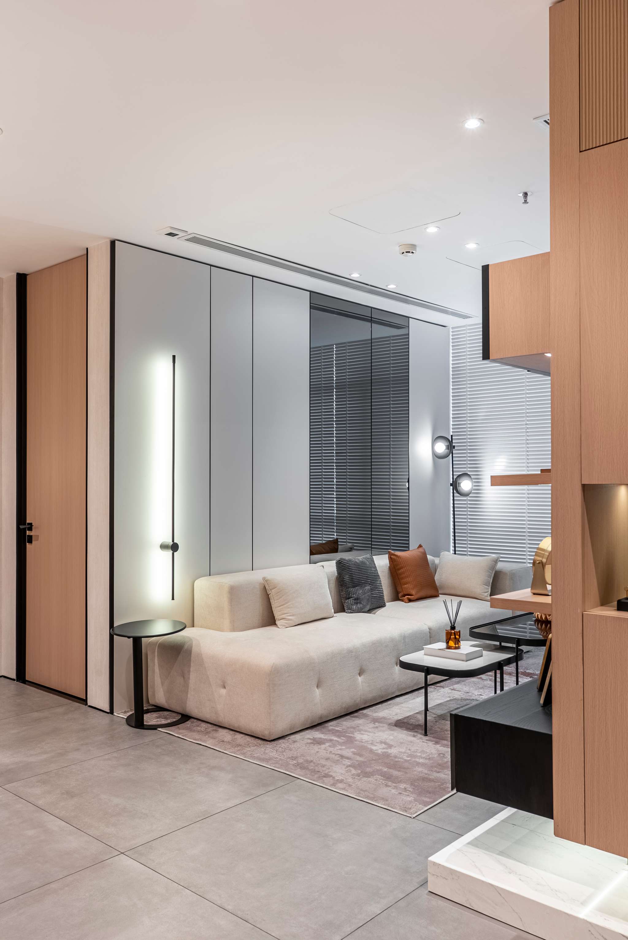 ONE-STOP SHOPPING CENTER  HCM 100M2