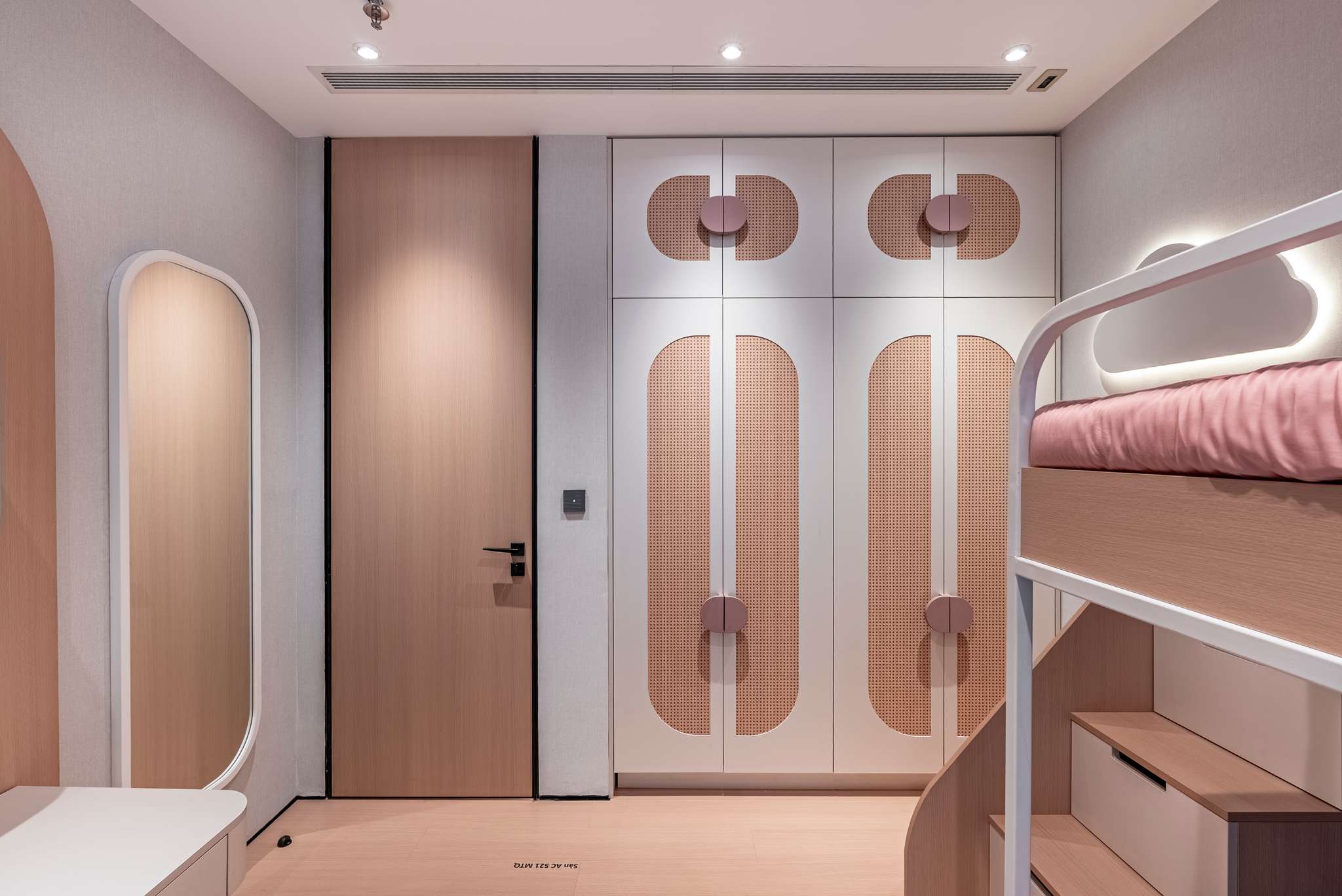 ONE-STOP SHOPPING CENTER  HCM 100M2