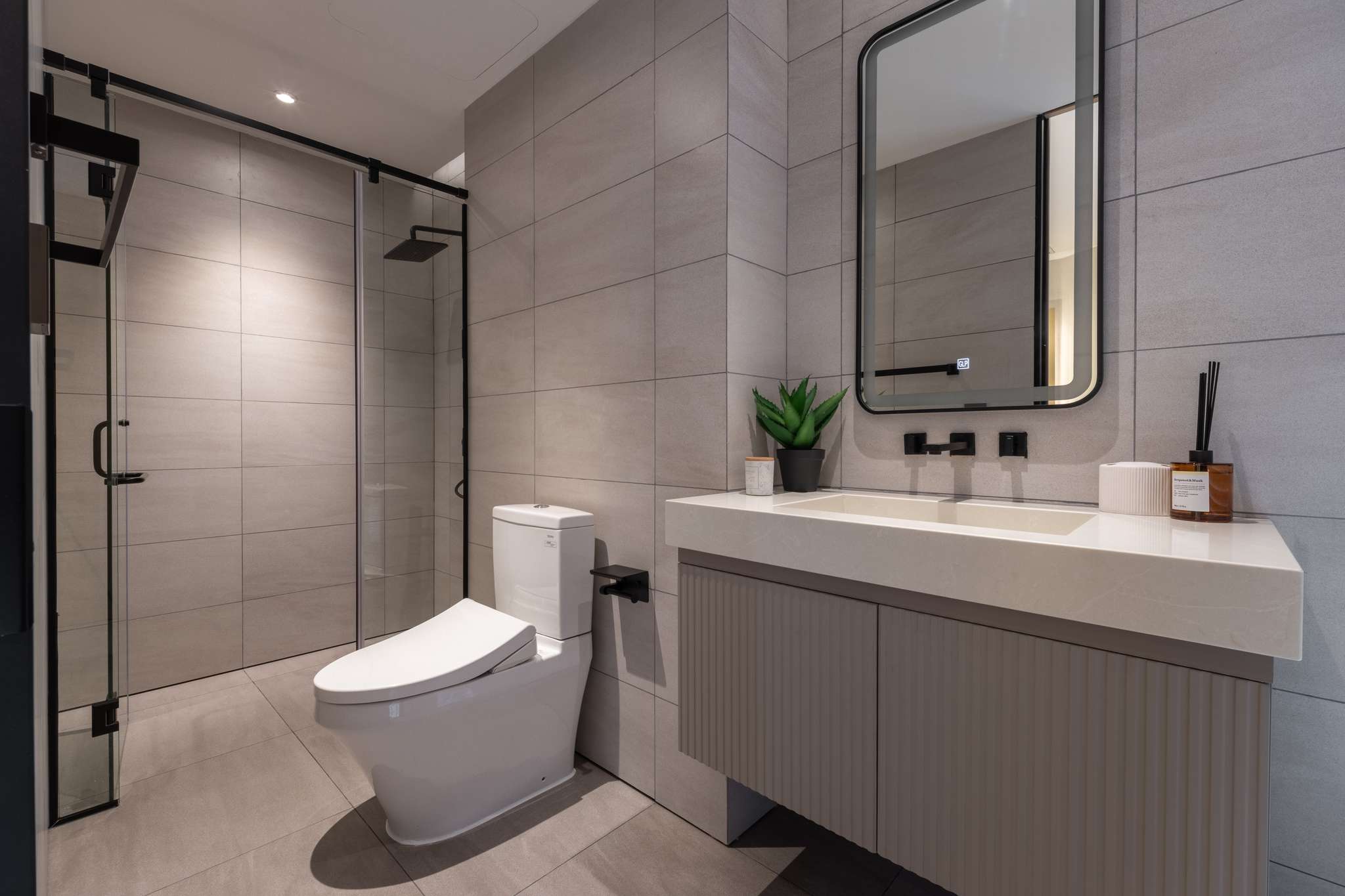 ONE-STOP SHOPPING CENTER  HCM 100M2