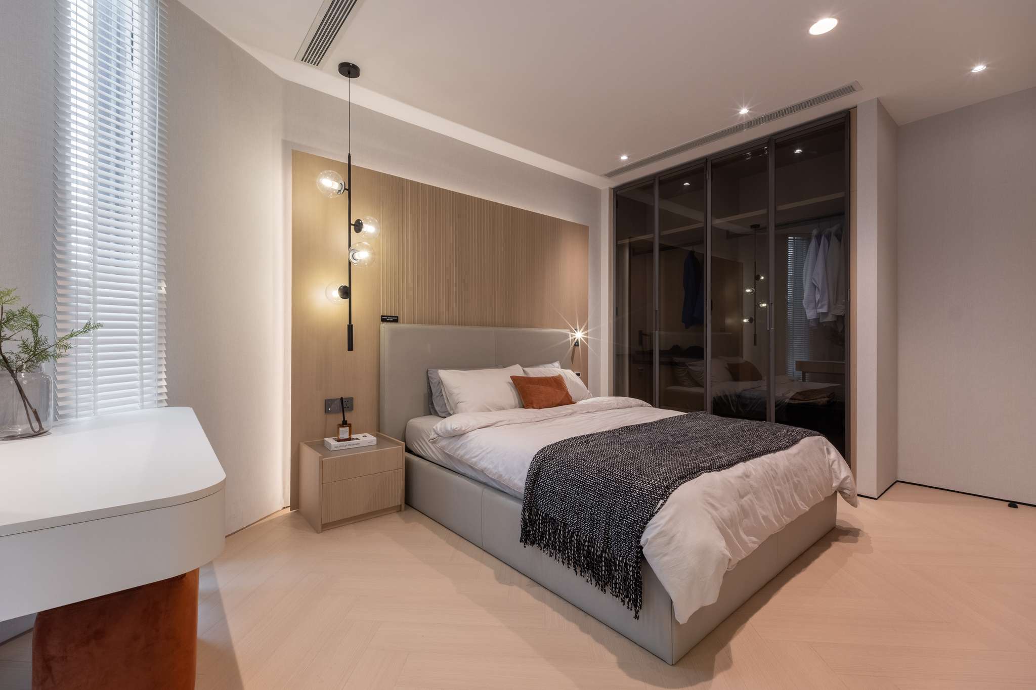 ONE-STOP SHOPPING CENTER  HCM 100M2