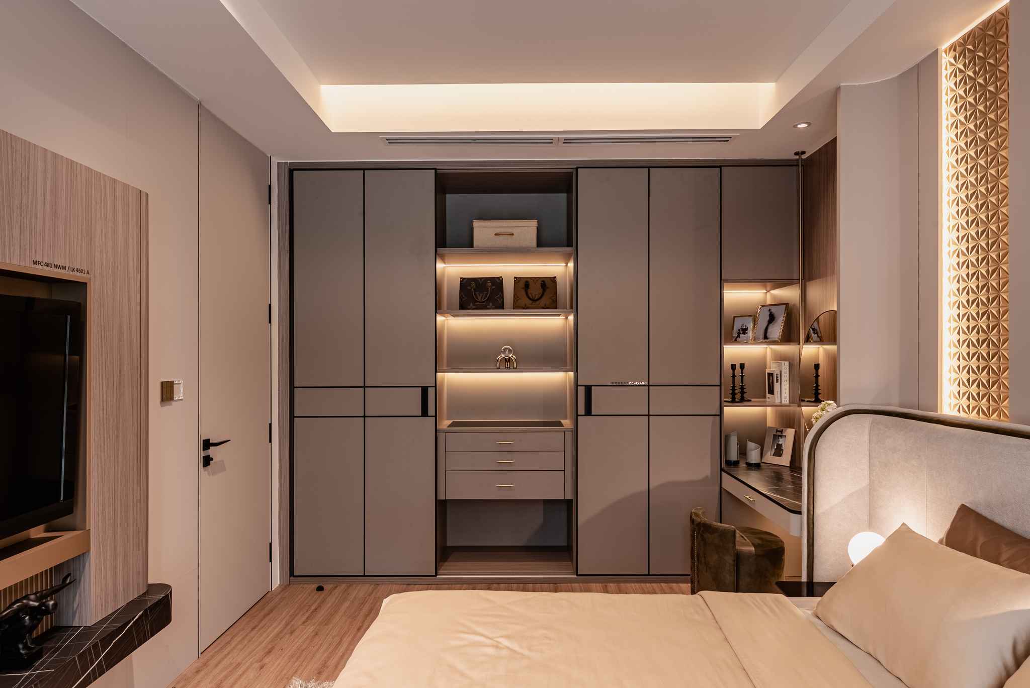 HCM SHOW GALLERY AND DESIGN CENTER (PHƯỜNG TÂN HƯNG)
