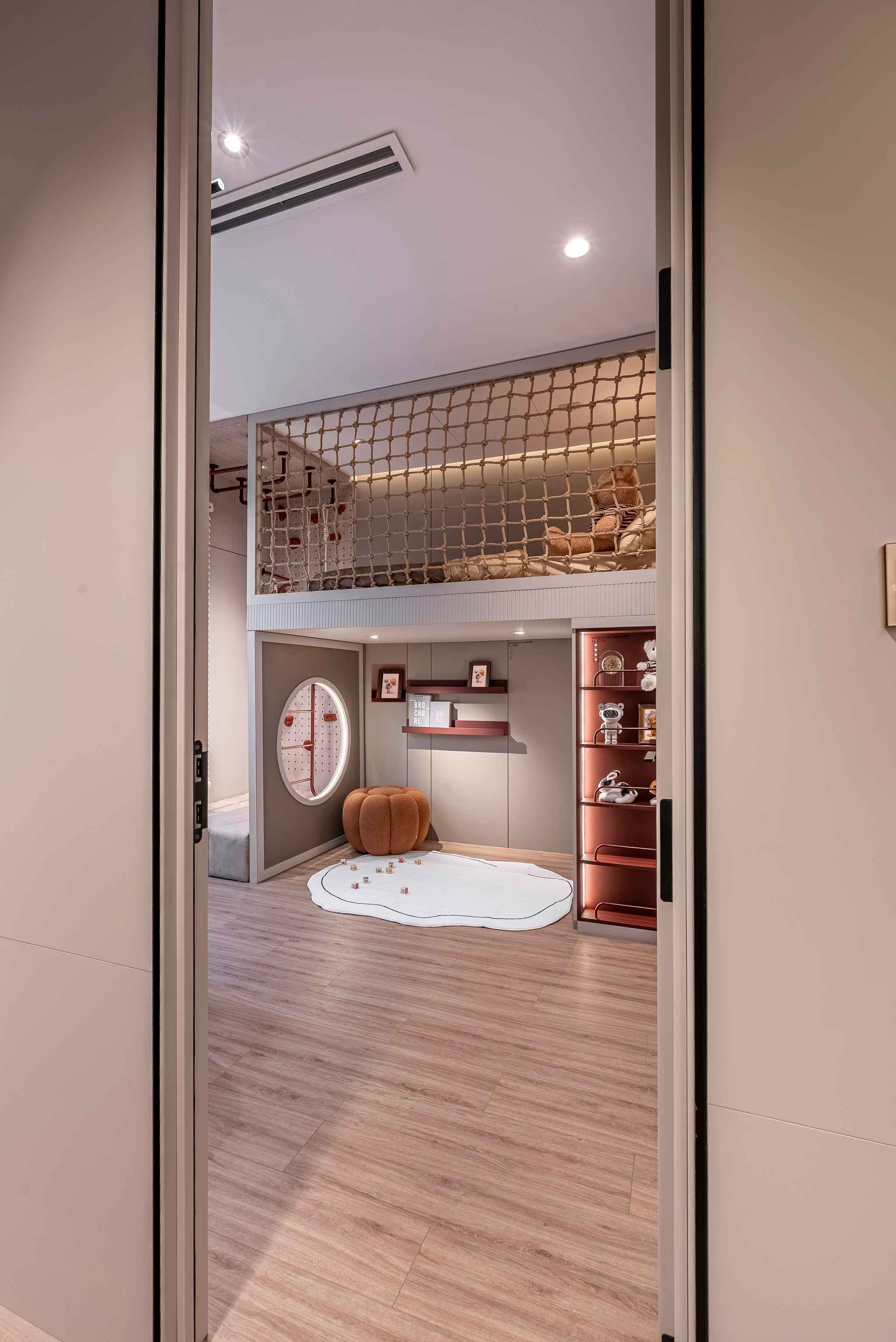 HCM SHOW GALLERY AND DESIGN CENTER (PHƯỜNG TÂN HƯNG)
