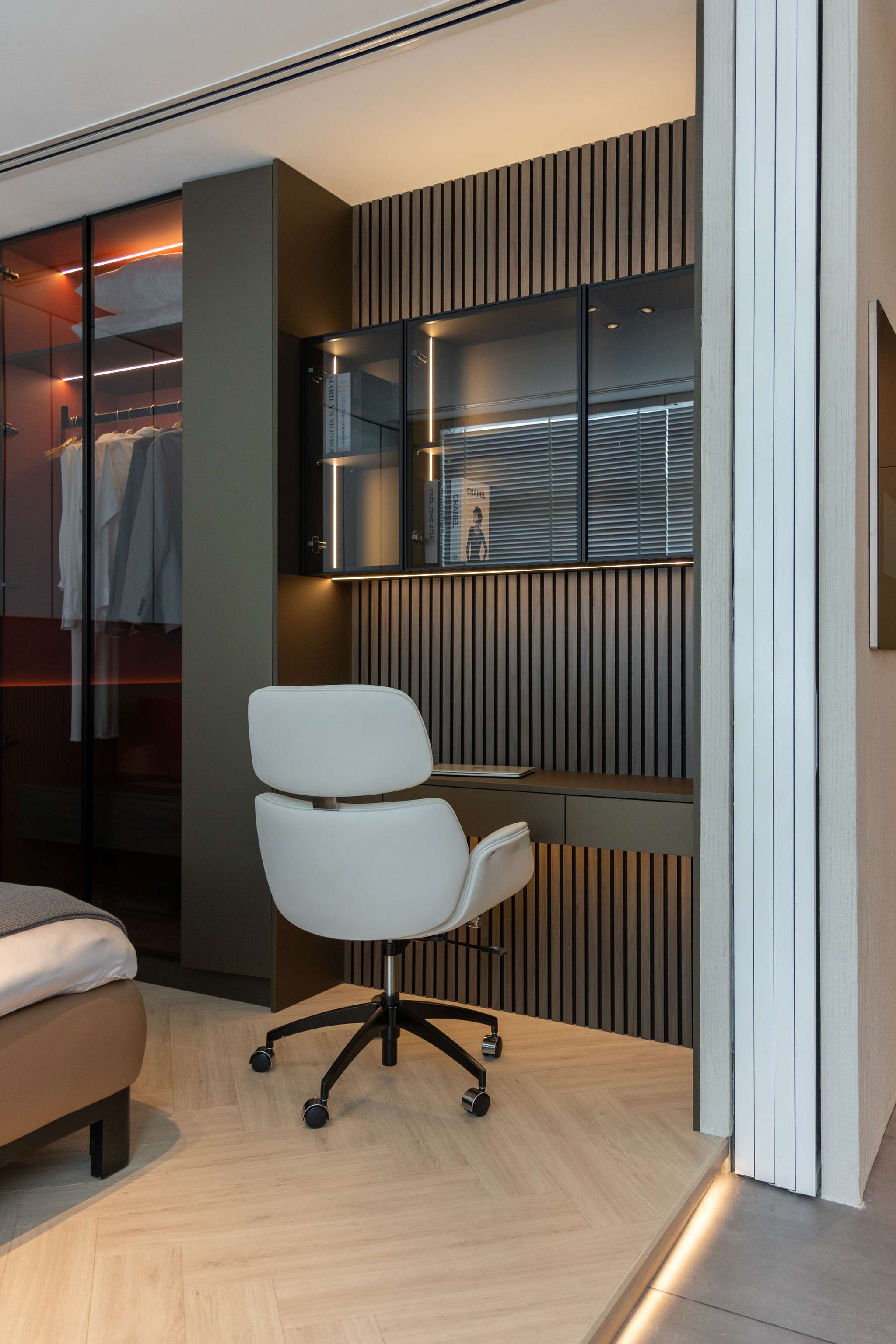 SHOW GALLERY & DESIGN CENTER Q2