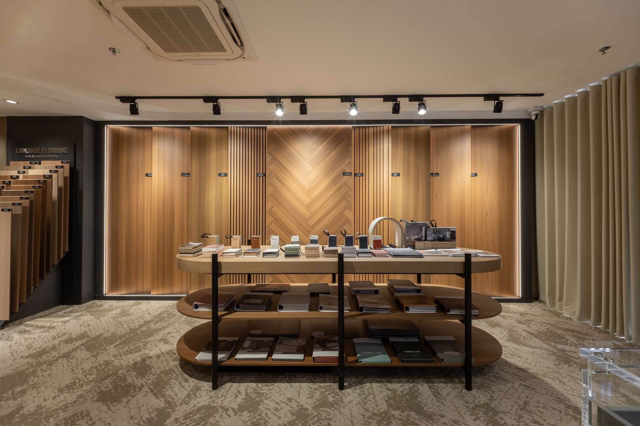 HCM SHOW GALLERY & DESIGN CENTER (PHƯỜNG LONG BÌNH)