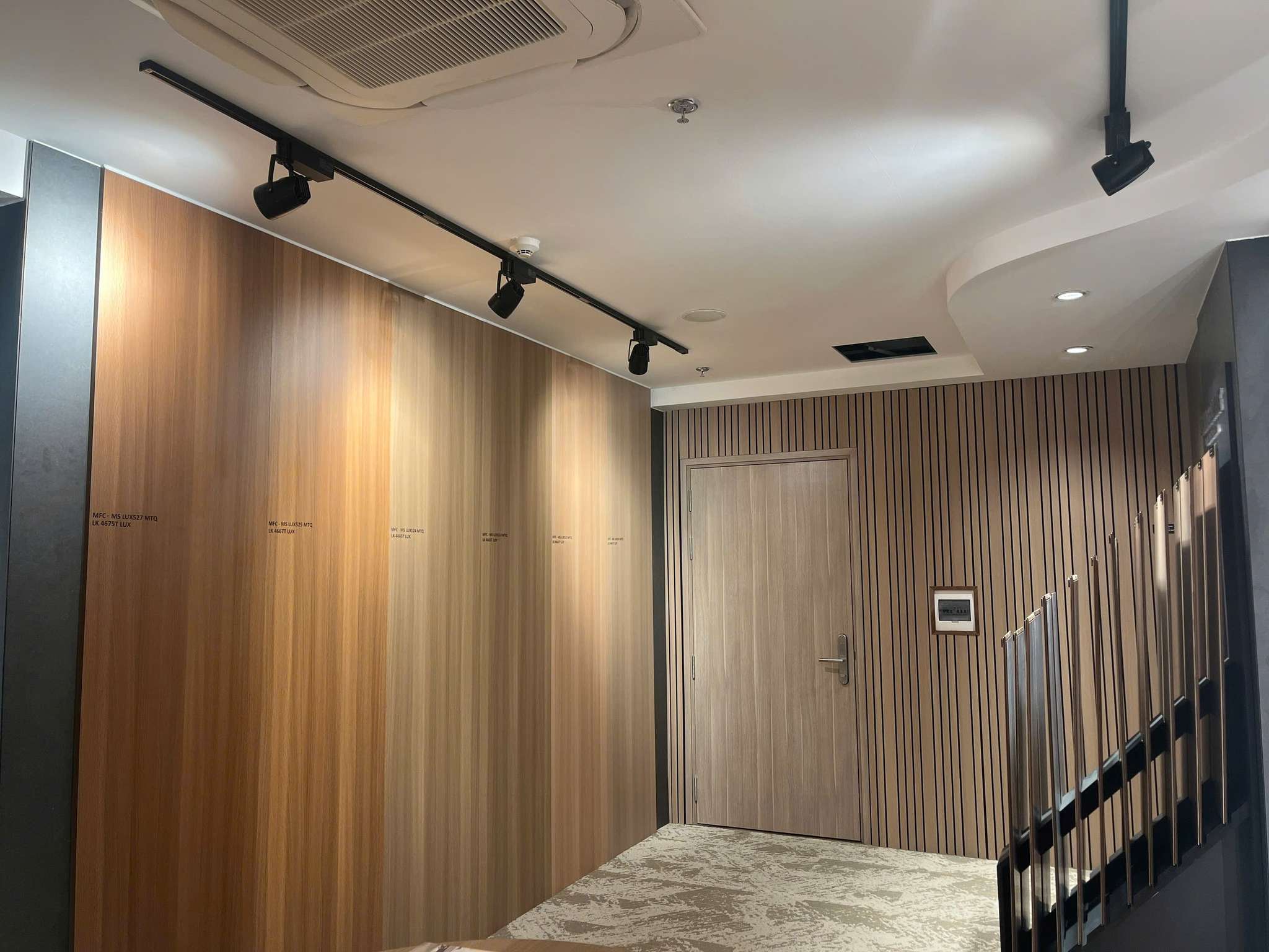 HCM SHOW GALLERY & DESIGN CENTER (PHƯỜNG LONG BÌNH)