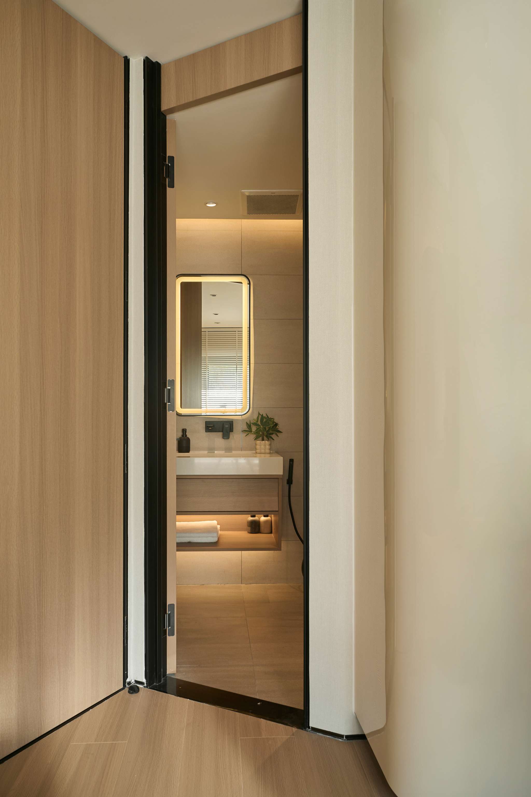 HCM SHOW GALLERY & DESIGN CENTER (PHƯỜNG LONG BÌNH)