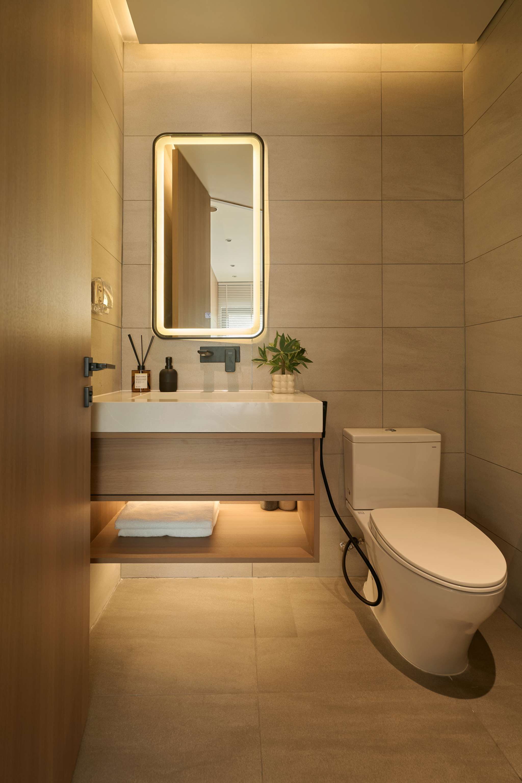 HCM SHOW GALLERY & DESIGN CENTER (PHƯỜNG LONG BÌNH)