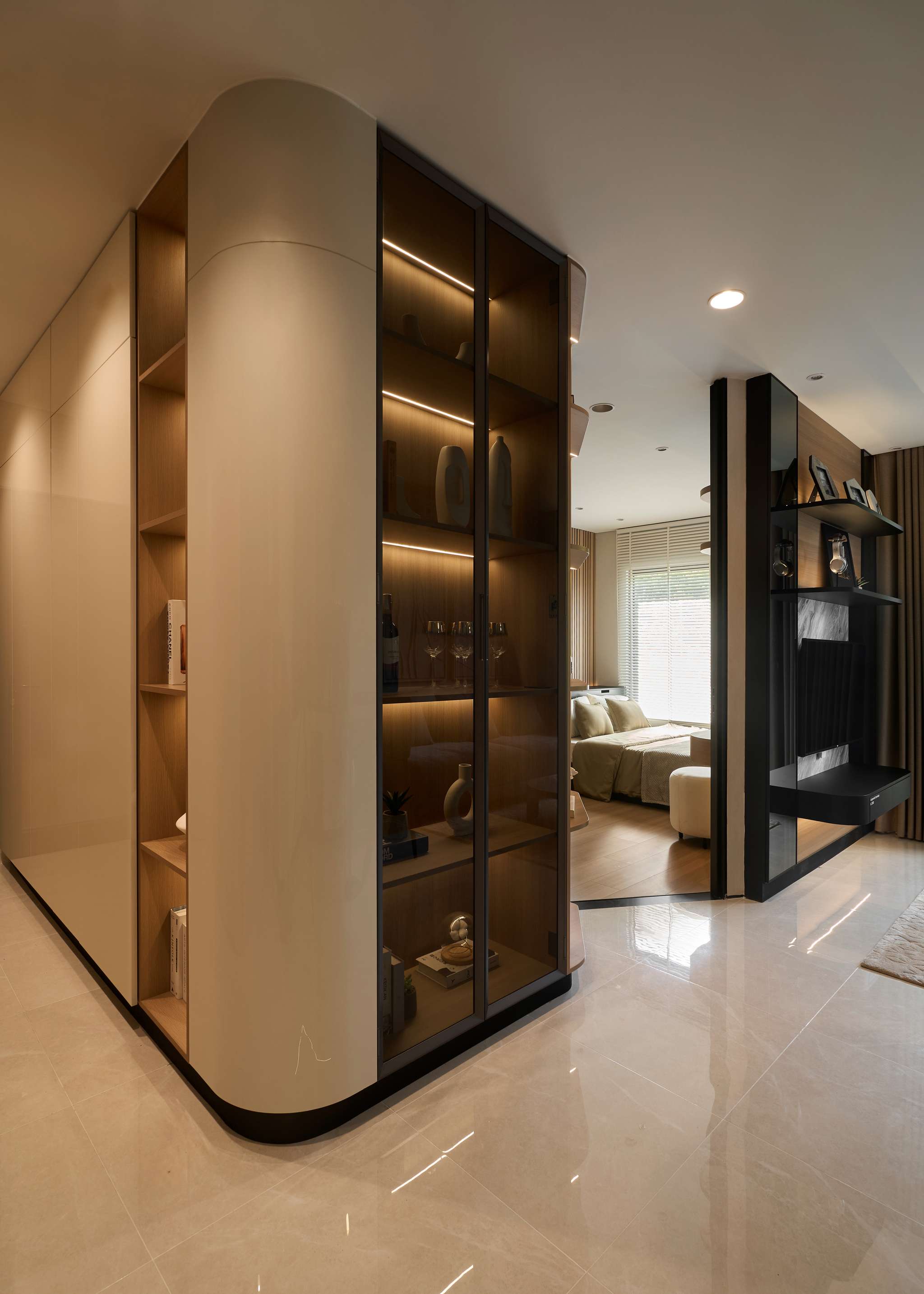 HCM SHOW GALLERY & DESIGN CENTER (PHƯỜNG LONG BÌNH)