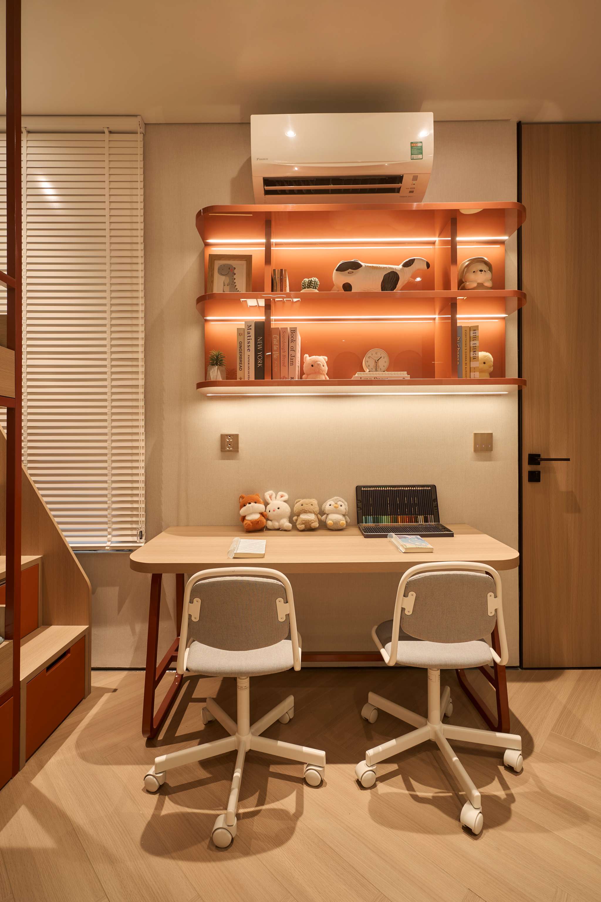 HCM SHOW GALLERY & DESIGN CENTER (PHƯỜNG LONG BÌNH)