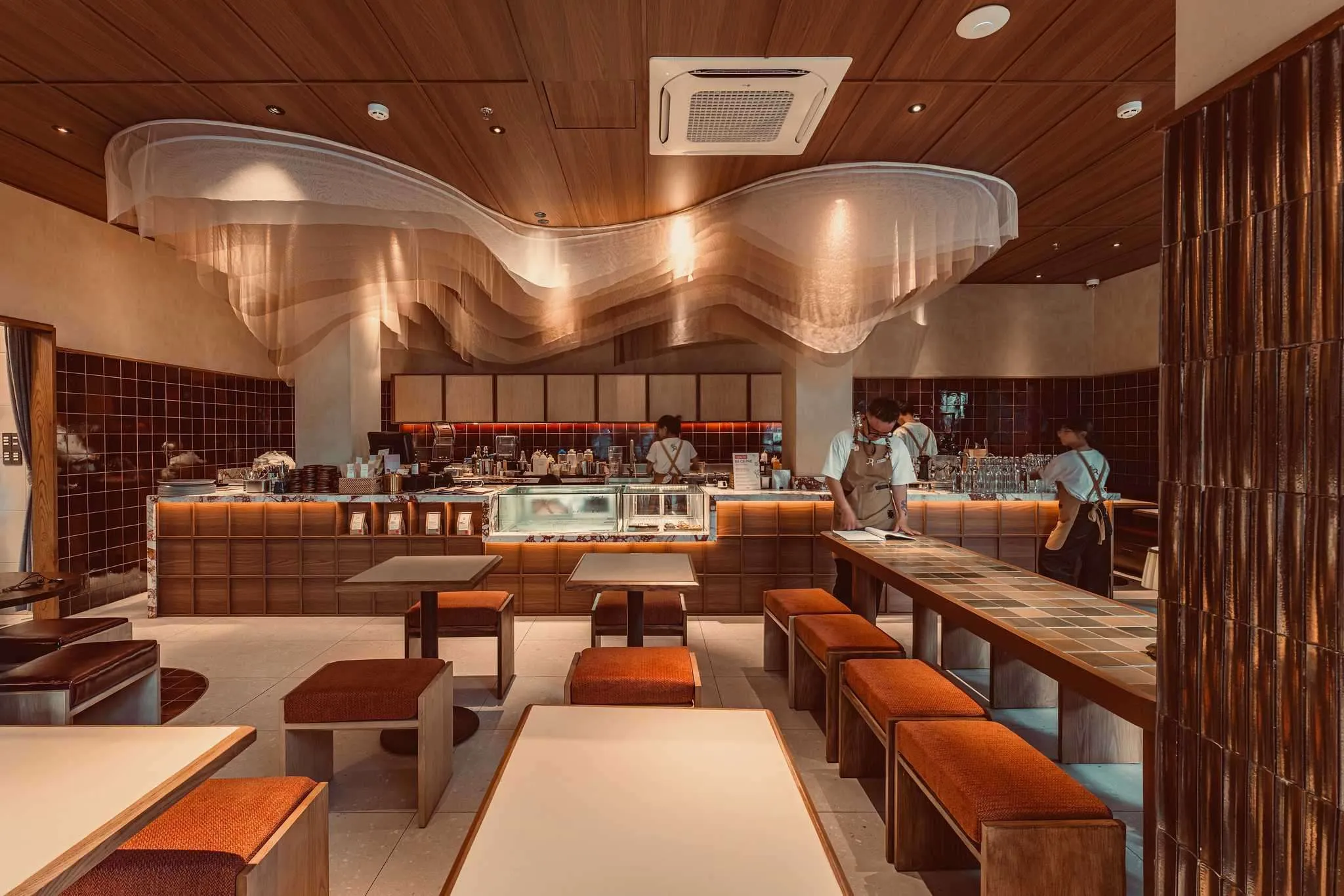 AMPERSAND - THE RUNNING BEAN