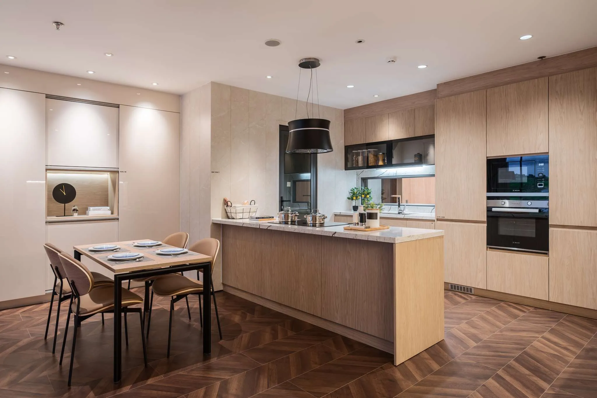 ONE-STOP SHOPPING CENTER HA NOI 100M2